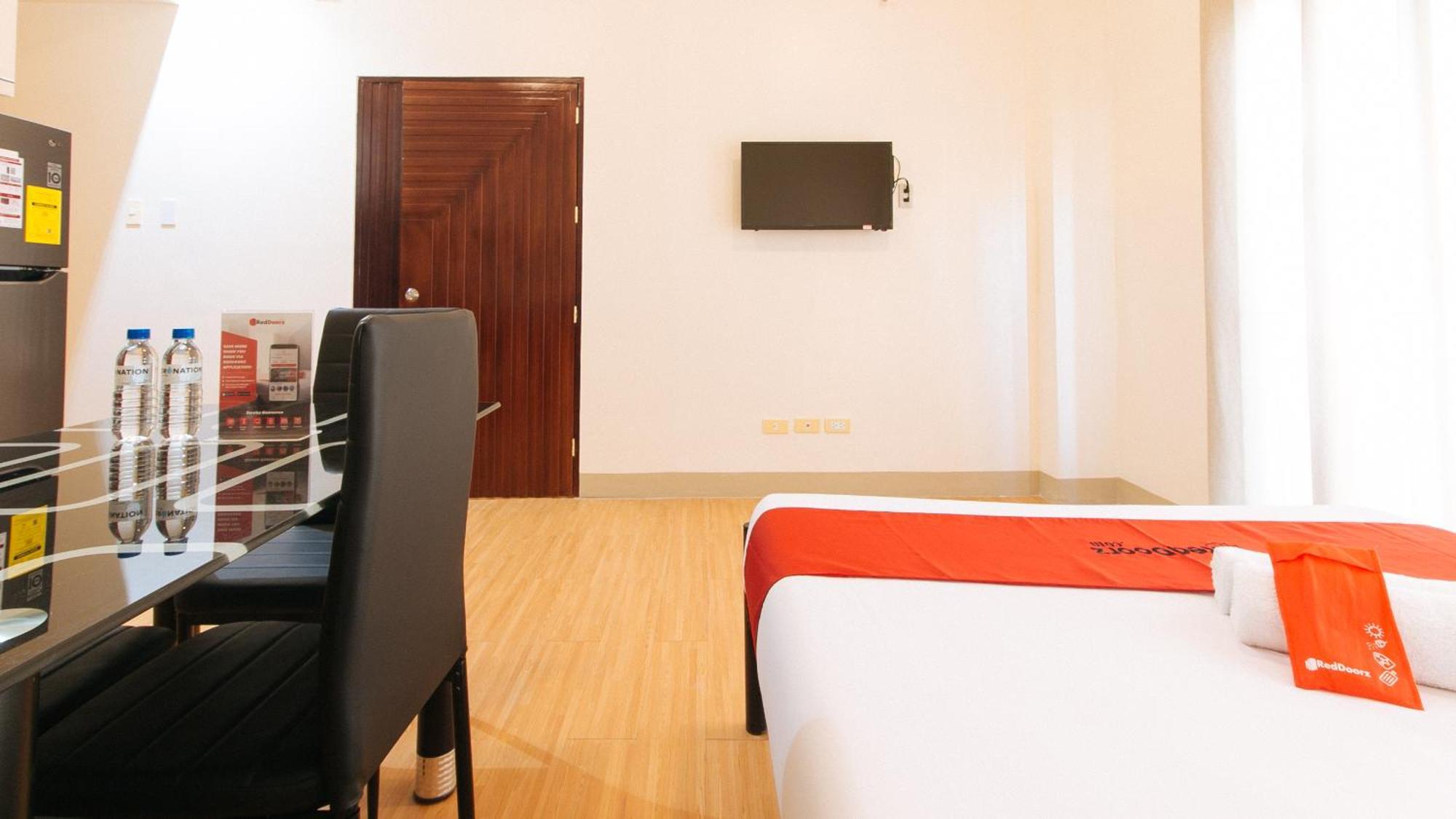 Reddoorz Plus At Alpina Heights Paranaque Paranaque City Kültér fotó