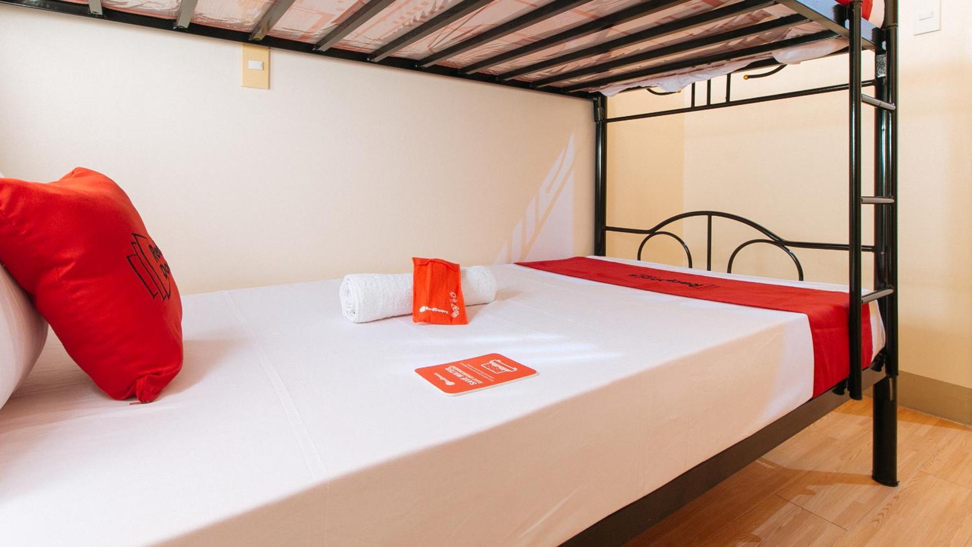 Reddoorz Plus At Alpina Heights Paranaque Paranaque City Kültér fotó
