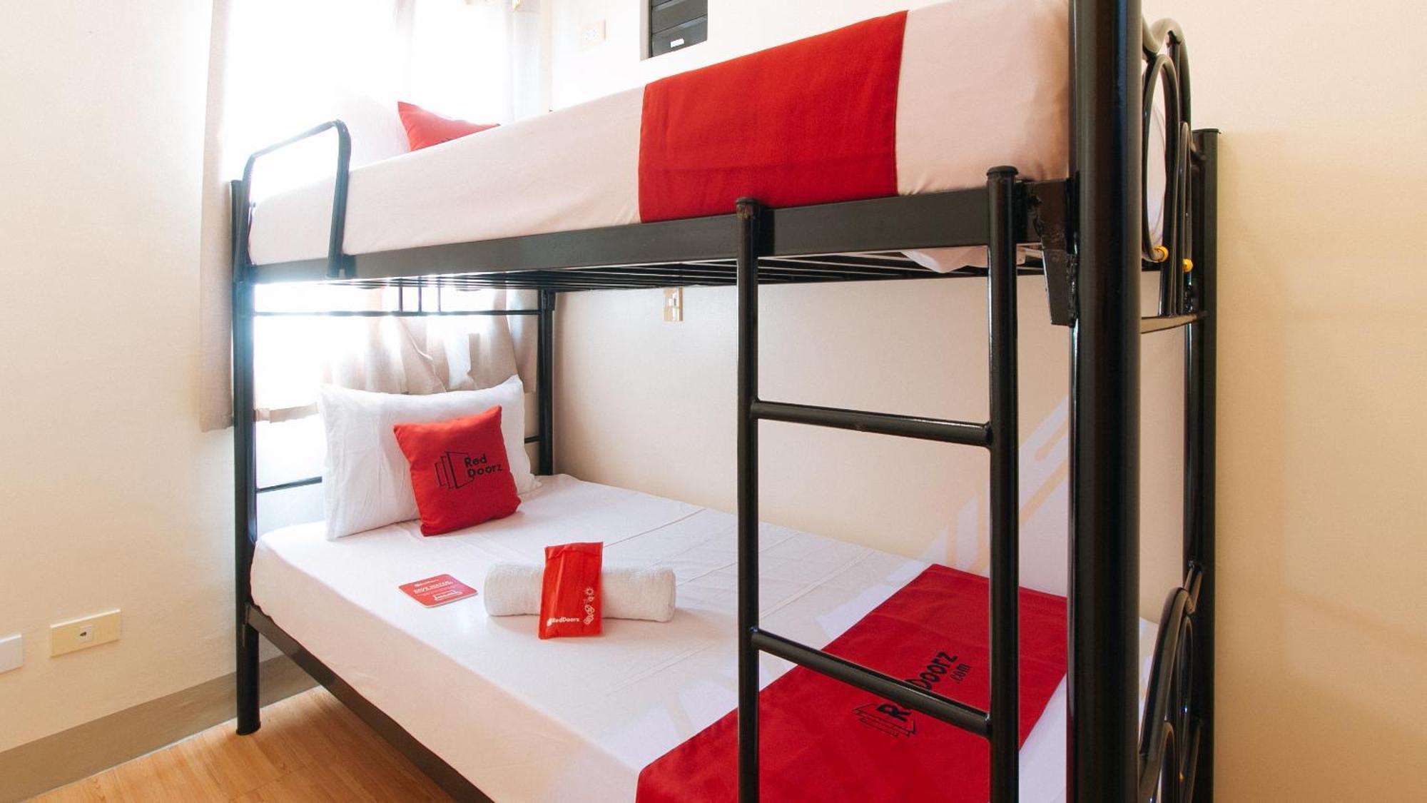 Reddoorz Plus At Alpina Heights Paranaque Paranaque City Kültér fotó