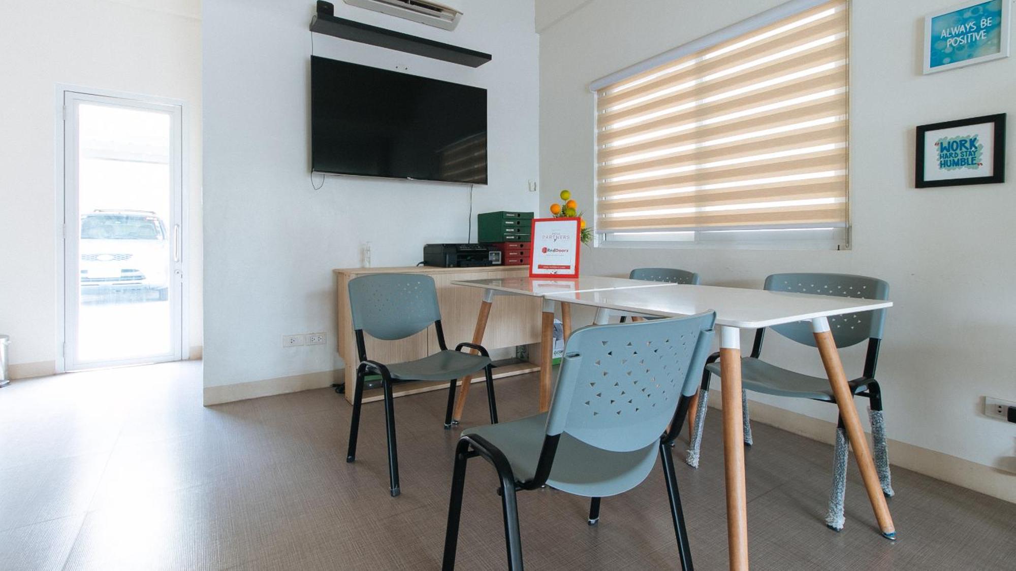 Reddoorz Plus At Alpina Heights Paranaque Paranaque City Kültér fotó